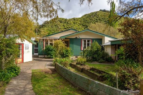 Photo of property in 16 Black Beech Street, Birchville, Upper Hutt, 5018