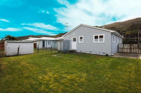 Photo of property in 6 Golf Road, Manor Park, Lower Hutt, 5019