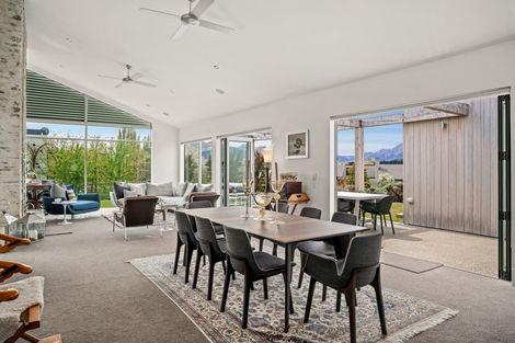 Photo of property in 14 Sunrise Bay Drive, Wanaka, 9305