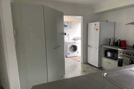 Photo of property in 25 Shelly Beach Parade, Cockle Bay, Auckland, 2014