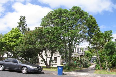 Photo of property in 8 Gatman Street, Birkdale, Auckland, 0626