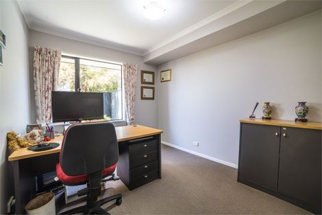 Photo of property in 3 Scarlet Lane, Redwood, Christchurch, 8051