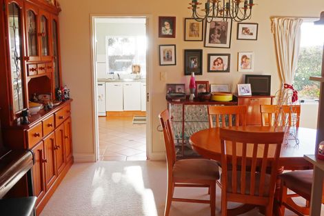 Photo of property in 21 Chippewa Place, Conifer Grove, Takanini, 2112