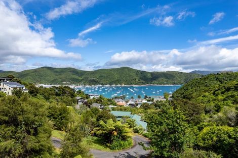 Photo of property in 24 Amelia Crescent, Waikawa, Picton, 7220
