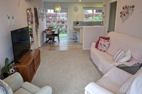 Photo of property in 2/29 Wallace Road, Mangere Bridge, Auckland, 2022