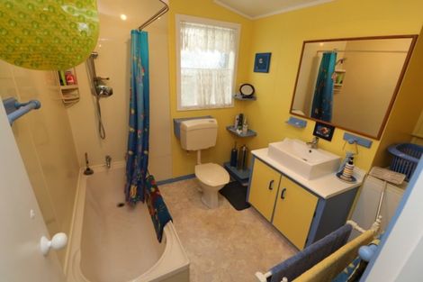 Photo of property in 28 Edinburgh Terrace, Foxton Beach, Foxton, 4815