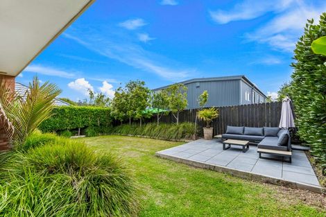 Photo of property in 2/8 Crewe Close, Albany, Auckland, 0632