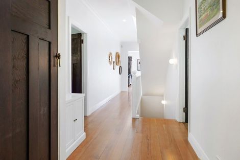 Photo of property in 33 Nevay Road, Miramar, Wellington, 6022