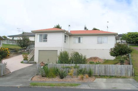 Photo of property in 4 Broadfield Street, Massey, Auckland, 0614