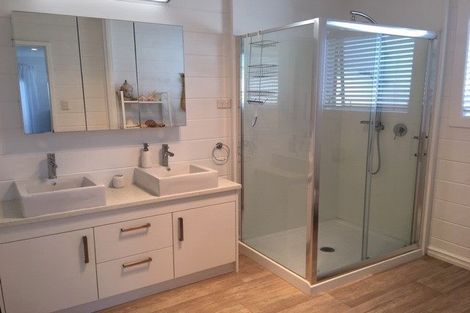 Photo of property in 174 Lakeside Drive, Orewa, 0931