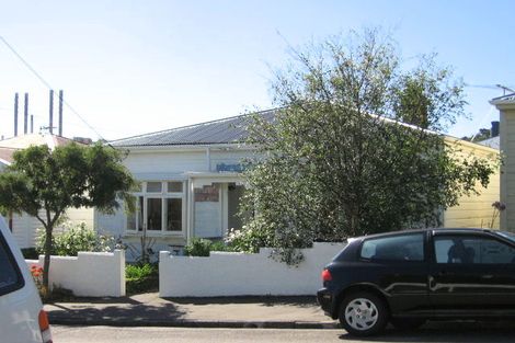 Photo of property in 15 Somerset Avenue, Newtown, Wellington, 6021