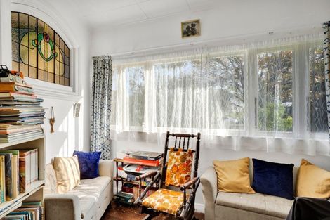 Photo of property in 18 Mills Street, Eltham, 4322