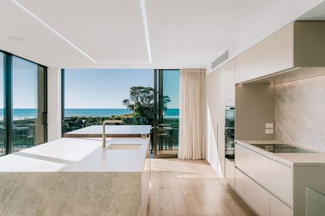 Photo of property in 124 Marine Parade, Mount Maunganui, 3116