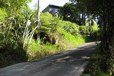 Photo of property in 12 Tui Crescent, Waiatarua, Auckland, 0604