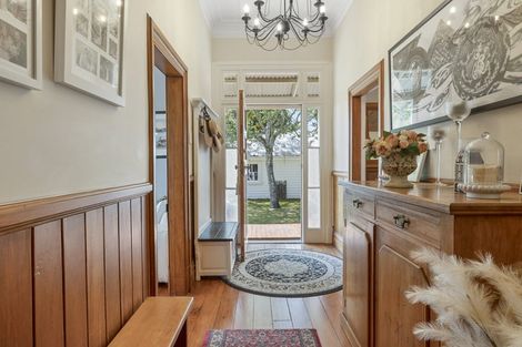 Photo of property in 30 Ballance Street, Lower Vogeltown, New Plymouth, 4310