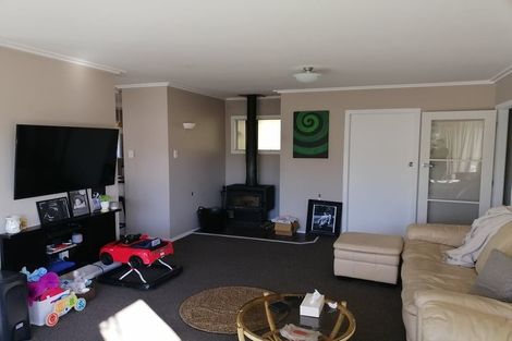 Photo of property in 32 Davis Grove, Wainuiomata, Lower Hutt, 5014