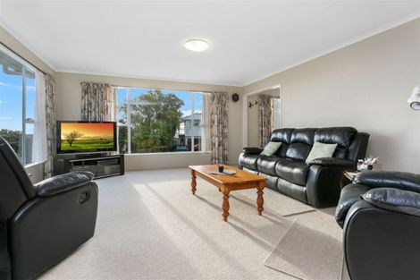 Photo of property in 8 Lauderdale Road, Papakowhai, Porirua, 5024