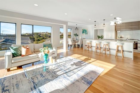 Photo of property in 41 Aberdeen Road, Castor Bay, Auckland, 0620