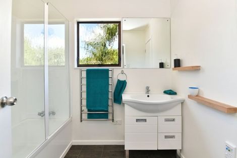 Photo of property in 1 Lucy Foster Lane, Red Beach, 0932