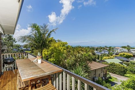 Photo of property in 1/15 Deep Creek Road, Waiake, Auckland, 0630
