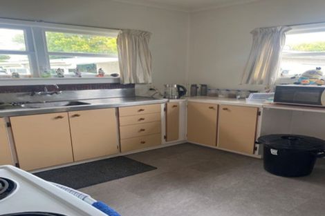 Photo of property in 2 Liverpool Street, Takaro, Palmerston North, 4412