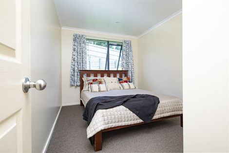 Photo of property in 22 Piriti Place, Weymouth, Auckland, 2103