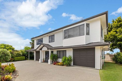 Photo of property in 5 Hocken Place, Mangere Bridge, Auckland, 2022