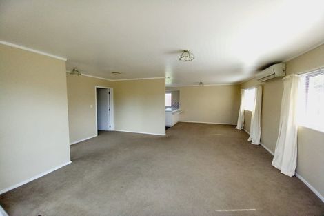 Photo of property in 2/65 Golf Road, New Lynn, Auckland, 0600