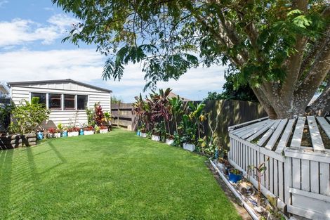 Photo of property in 2/23 Silver Creek Road, Weymouth, Auckland, 2103