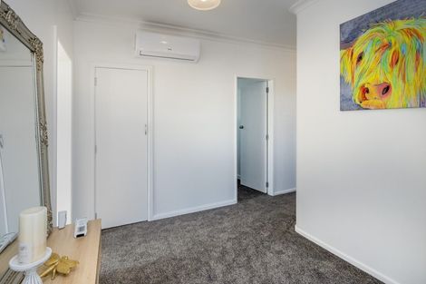 Photo of property in 98 Queen Street West, Levin, 5510