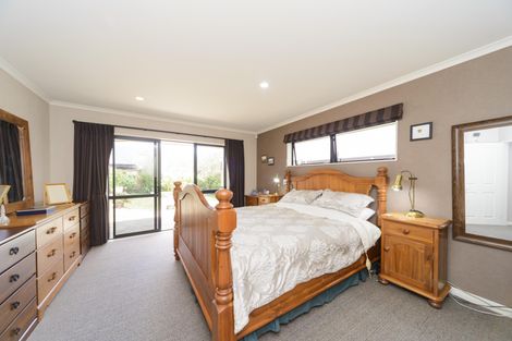 Photo of property in 17 Liberty Grove, Kelvin Grove, Palmerston North, 4414