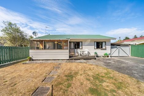 Photo of property in 6 Edmund Lomas Grove, Birchville, Upper Hutt, 5018