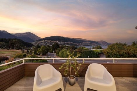 Photo of property in 732 Peninsula Road, Kelvin Heights, Queenstown, 9300