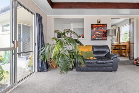 Photo of property in 5 Shortland Street, Tamatea, Napier, 4112