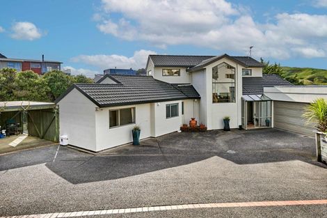 Photo of property in 28 Saint Ives Drive, Camborne, Porirua, 5026