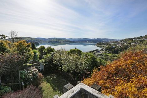 Photo of property in 33 Oak Avenue, Paremata, Porirua, 5024