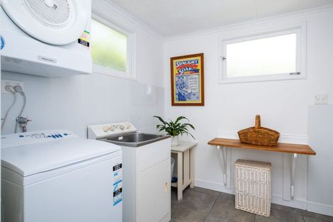 Photo of property in 14 Tauroa Road, Havelock North, 4130