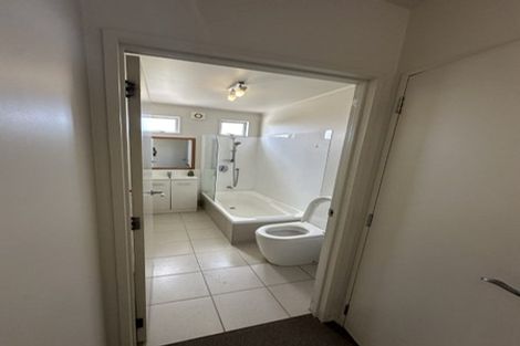 Photo of property in 72 Kervil Avenue, Te Atatu Peninsula, Auckland, 0610