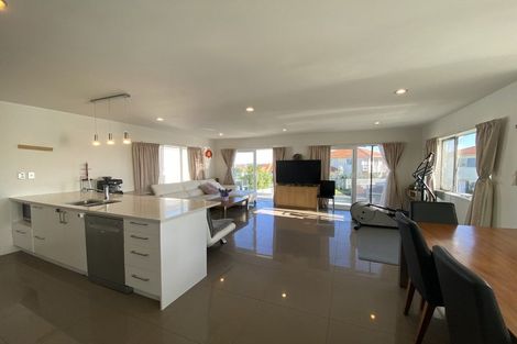 Photo of property in 5 Midshipman Court, Gulf Harbour, Whangaparaoa, 0930