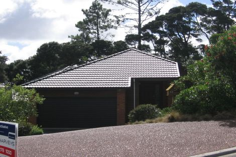 Photo of property in 17 Chamari Close, Titirangi, Auckland, 0604