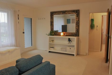 Photo of property in 2/1 Bodi Place, Te Atatu South, Auckland, 0610