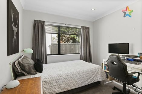 Photo of property in 289 Stokes Valley Road, Stokes Valley, Lower Hutt, 5019