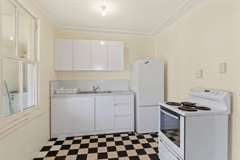 Photo of property in 19 William Bond Street, Stanley Point, Auckland, 0624