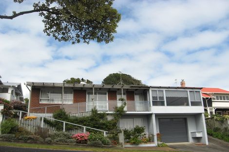 Photo of property in 128 Pendarves Street, New Plymouth, 4312