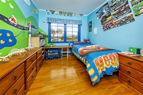 Photo of property in 8 Cargill Street, Papakura, 2110