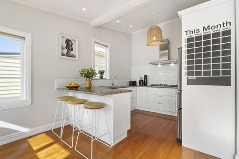 Photo of property in 112 Calliope Road, Stanley Point, Auckland, 0624