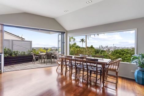 Photo of property in 13 Maritime Terrace, Birkenhead, Auckland, 0626