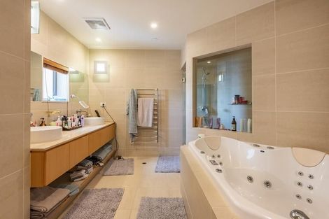 Photo of property in Mitika Apartments, 3/254 Oriental Parade, Oriental Bay, Wellington, 6011