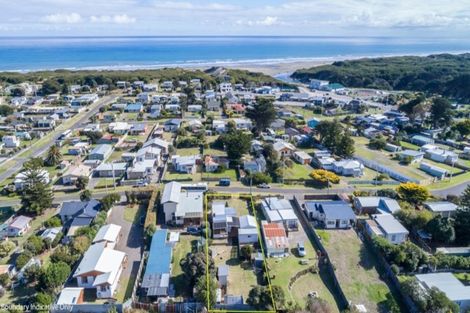 Photo of property in 19 Raukawa Street, Himatangi Beach, Foxton, 4891