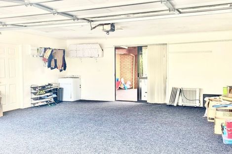 Photo of property in 12 Chadlington Avenue, Henderson, Auckland, 0612